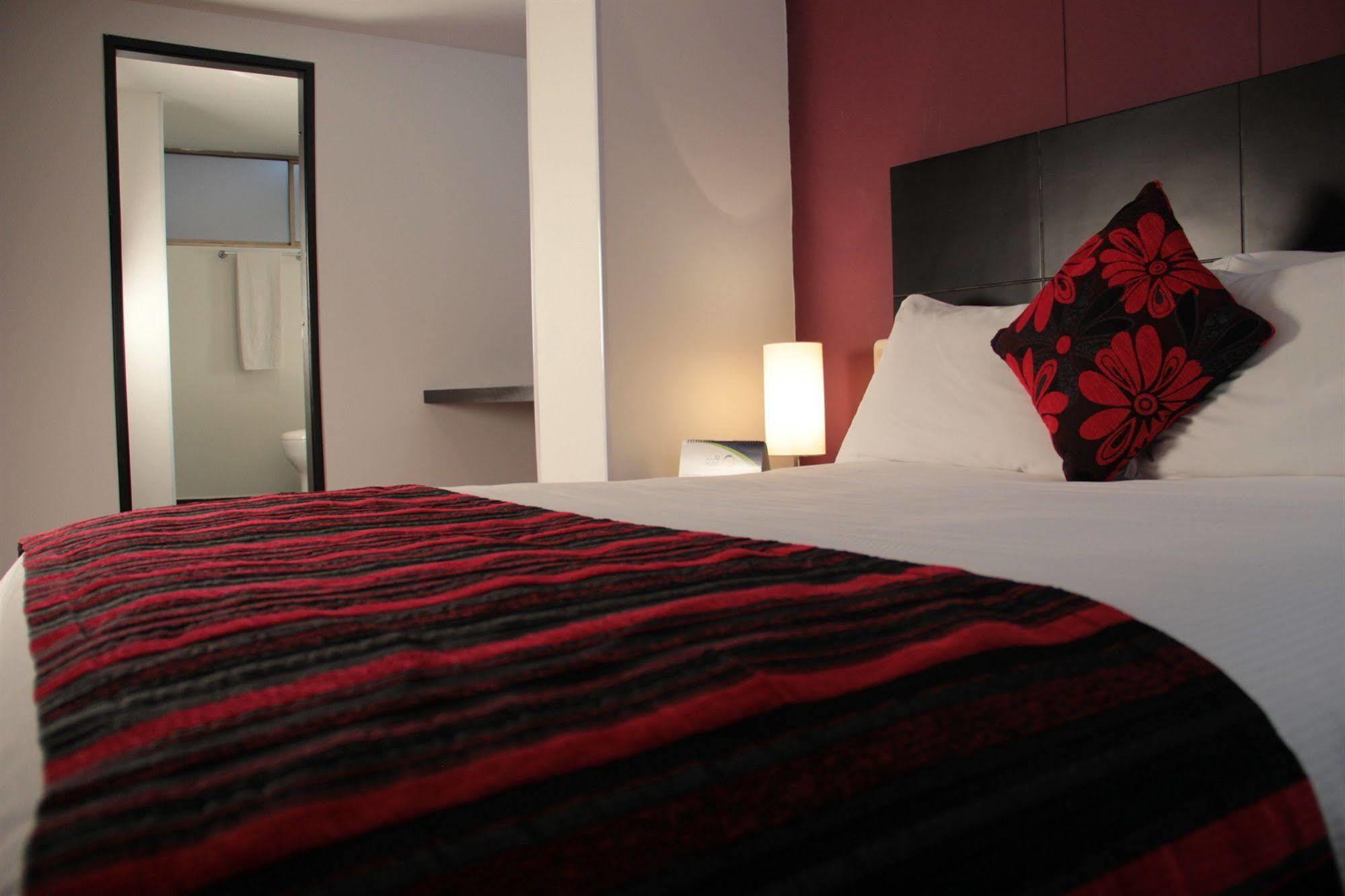 Hotel Confort 80 Zona Rosa Bogotá Habitación foto